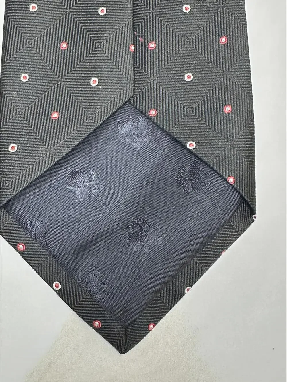 Brooks Brothers classic black/red/white micro dot/geometric silk necktie